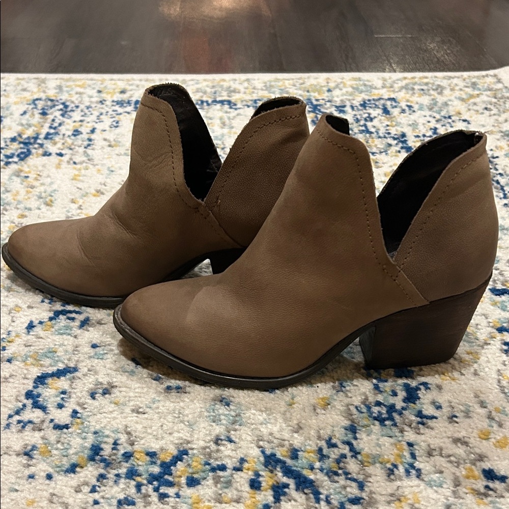 Steve Madden Tan Ankle Booties